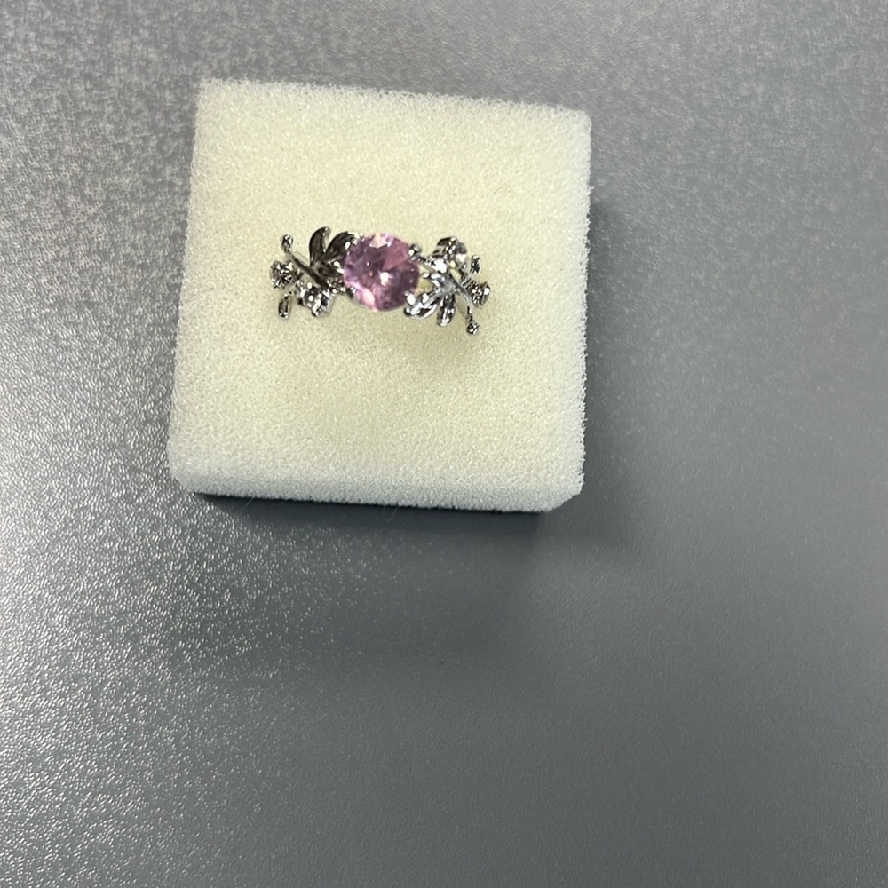 *NWOT* Silver Floral Ring
